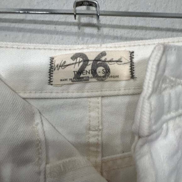 NWT Free People Mid Rise Boyfriend Distressed Bermuda Shorts - Ivory Size 26 - Picture 6 of 6
